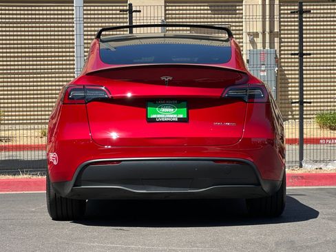 Used 2023 Tesla Model Y Long Range AWD/4WD image 5