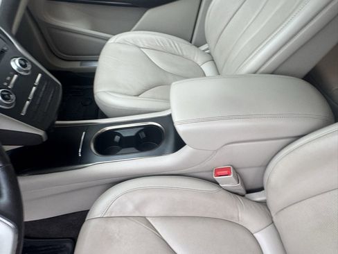 Used 2019 Lincoln MKC Select w/ Select Plus Package image 17