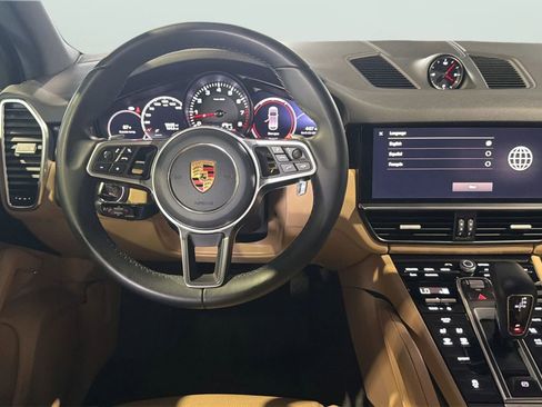 Used 2023 Porsche Cayenne AWD/4WD image 36