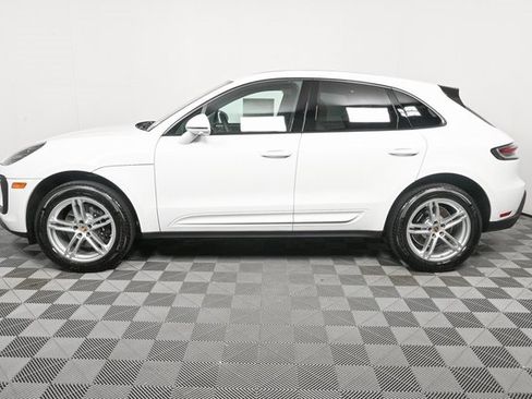 Certified 2025 Porsche Macan image 2