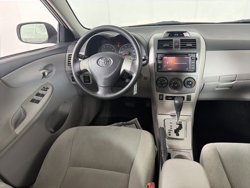Used 2013 Toyota Corolla LE image 31