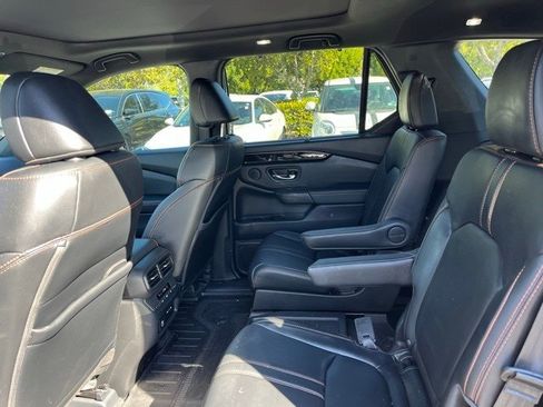 Used 2024 Honda Pilot TrailSport image 7