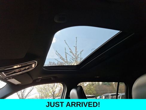 Used 2023 Jeep Grand Cherokee L Laredo image 17