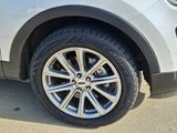 Used 2017 Ford Explorer Limited image 3