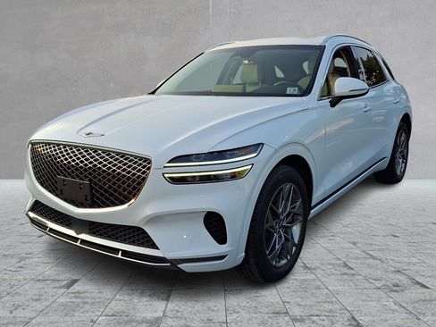 Certified 2024 Genesis GV70 2.5T w/ Select Package AWD/4WD image 3