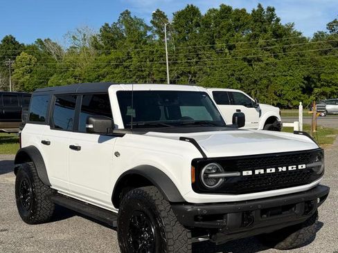 Used 2022 Ford Bronco Wildtrak image 5