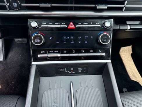 Certified 2025 Hyundai Santa Fe XRT AWD/4WD image 17