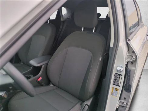 Used 2025 Hyundai Kona SE image 15