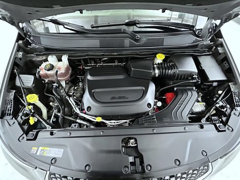 Certified 2023 Chrysler Pacifica Touring-L FWD image 22