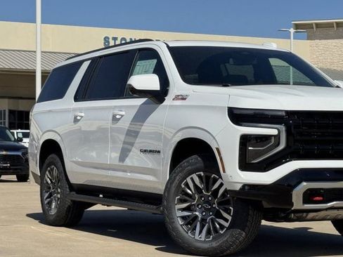 New 2026 Chevrolet Suburban Z71 w/ Comfort Package image 3