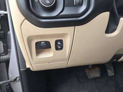 Used 2021 RAM 1500 Big Horn AWD/4WD image 15