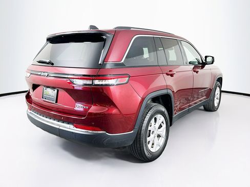 Used 2023 Jeep Grand Cherokee Limited AWD/4WD image 9