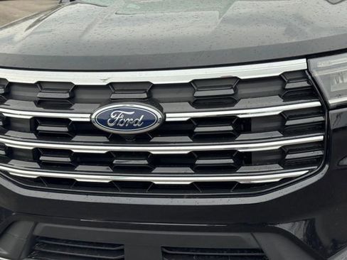 New 2026 Ford Explorer Active w/ Active Comfort Package AWD/4WD image 3
