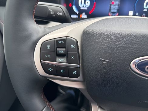 Certified 2025 Ford Explorer Active w/ Active Comfort Package image 41