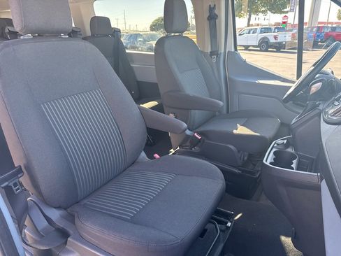 Used 2017 Ford Transit 350 XLT image 10