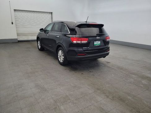 Used 2017 Kia Sorento AWD image 5