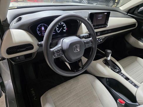 Used 2023 Honda HR-V LX image 17