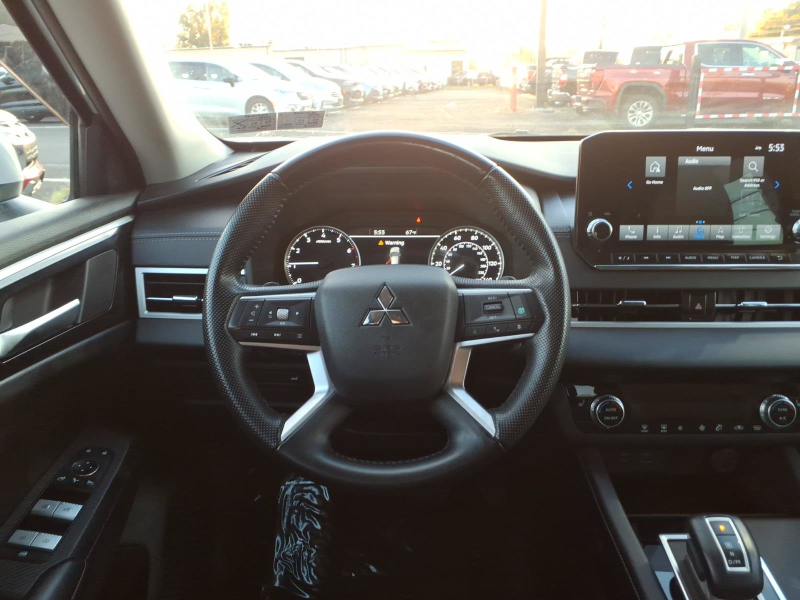 Used 2023 Mitsubishi Outlander SE AWD/4WD image 11