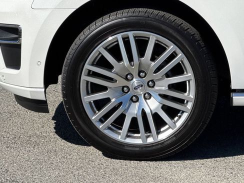Used 2024 Ford Expedition Platinum AWD/4WD image 33