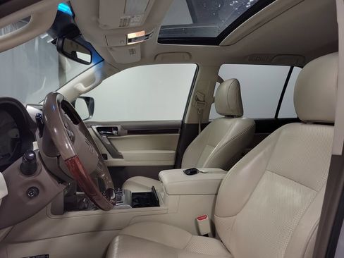 Used 2016 Lexus GX 460 Luxury w/ Preferred Accessory Package AWD/4WD image 14