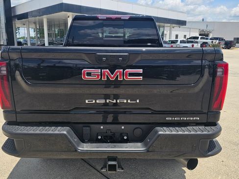 Used 2024 GMC Sierra 2500 Denali AWD/4WD image 4