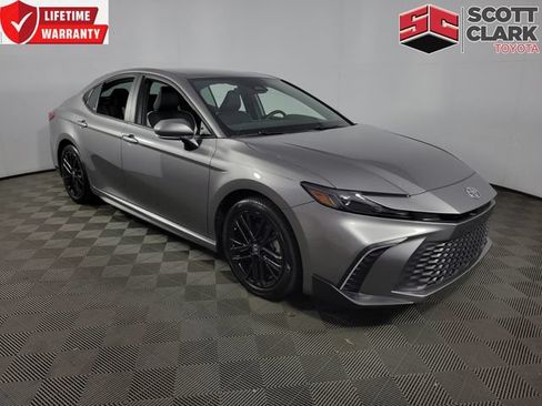 Used 2025 Toyota Camry SE w/ Convenience Package FWD image 1
