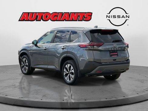 Used 2022 Nissan Rogue SV w/ SV Premium Package image 5