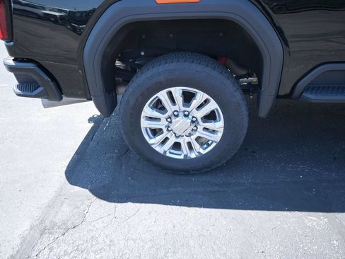 Used 2024 GMC Sierra 3500 Denali w/ Technology Package AWD/4WD image 18