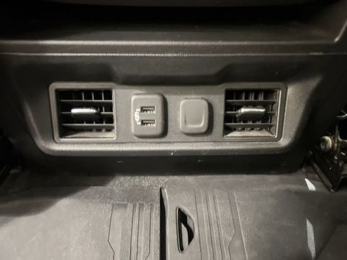 Used 2021 GMC Sierra 1500 Elevation image 19