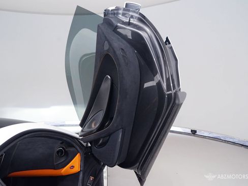 Used 2018 McLaren 570S Coupe RWD image 12