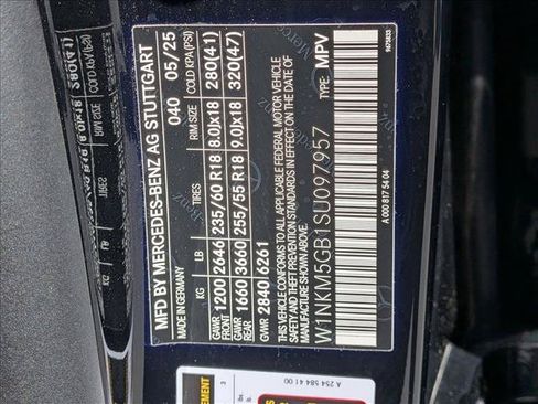 Used 2025 Mercedes-Benz GLC 350e 4MATIC image 23