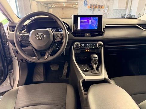 Used 2024 Toyota RAV4 LE AWD/4WD image 29