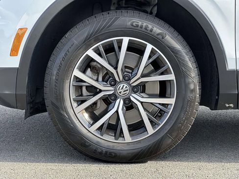 Used 2019 Volkswagen Tiguan SE w/ Panoramic Sunroof Package image 7