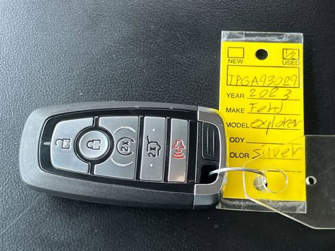 Used 2023 Ford Explorer XLT w/ Equipment Group 202A AWD/4WD image 36