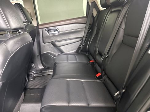 Used 2023 Nissan Rogue SV w/ SV Premium B Package FWD image 23