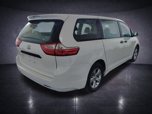Used 2017 Toyota Sienna L FWD image 5