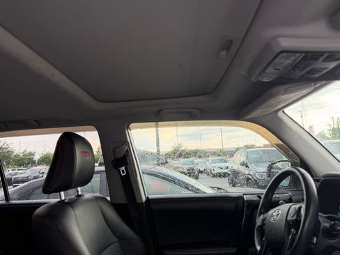 Used 2018 Toyota 4Runner TRD Off-Road Premium AWD/4WD image 5