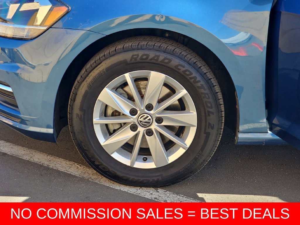 Used 2019 Volkswagen Golf S w/ Driver Assistance Package FWD image 35