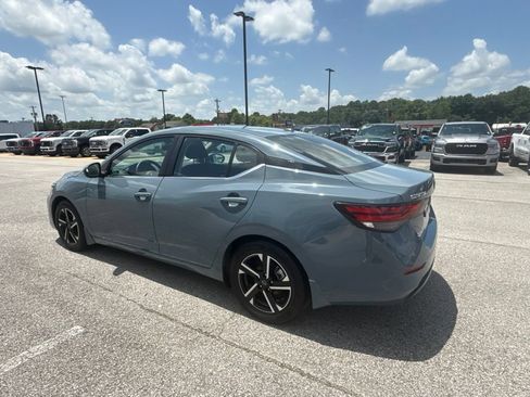 Used 2025 Nissan Sentra SV w/ All-Weather Package FWD image 6