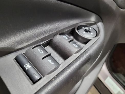 Used 2018 Ford Escape SE w/ Ford Safe & Smart Package image 41