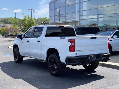 Used 2021 Chevrolet Silverado 1500 LT Trail Boss w/ Convenience Package II image 3