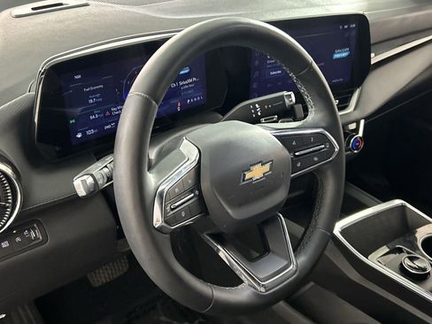 Used 2026 Chevrolet Equinox LT AWD/4WD image 13
