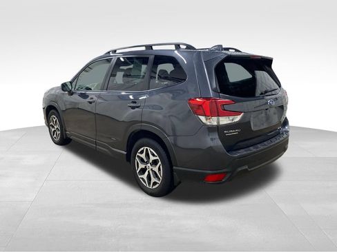 Used 2023 Subaru Forester Premium AWD/4WD image 2