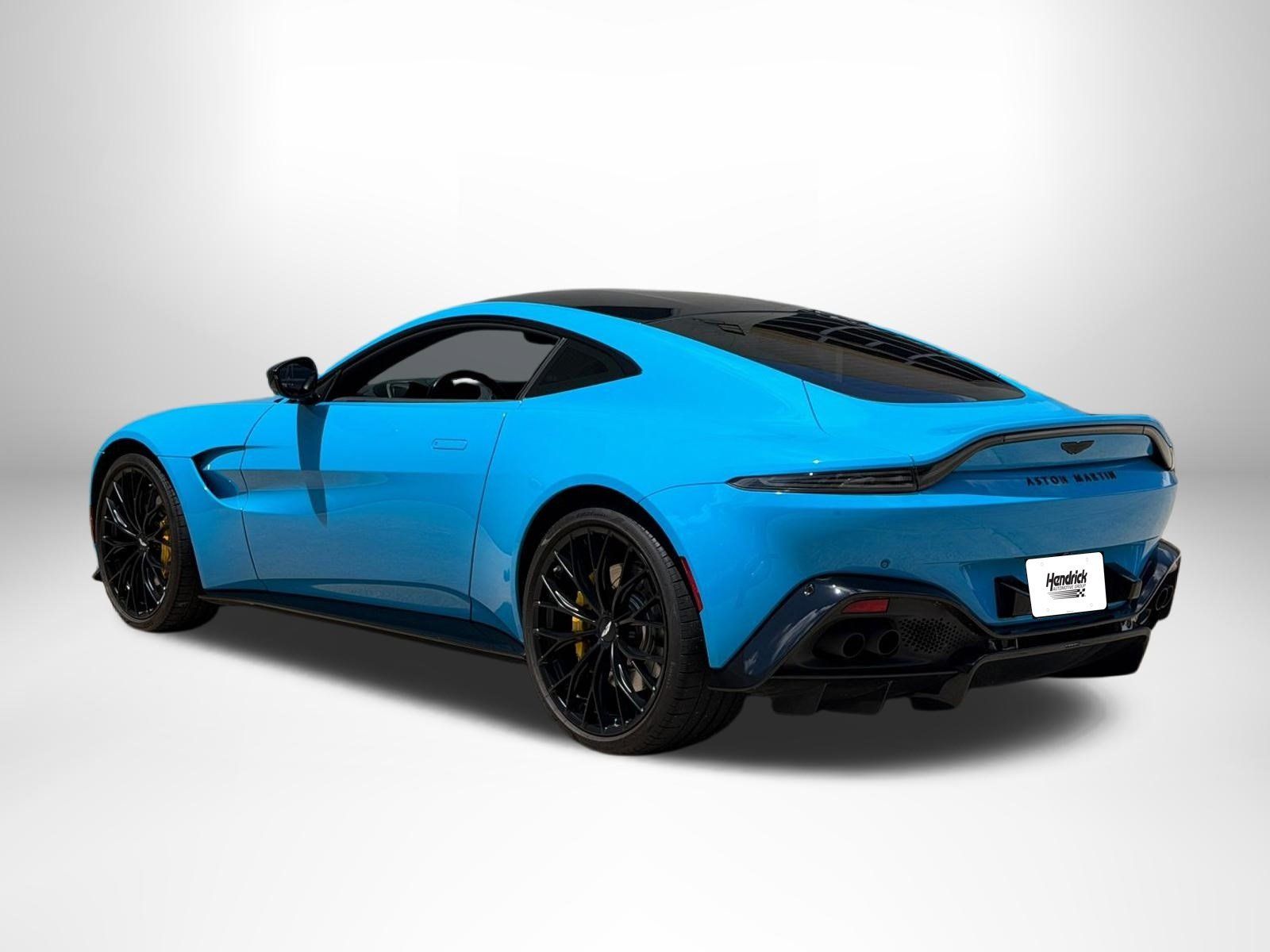 Used 2023 Aston Martin V8 Vantage Coupe RWD image 2