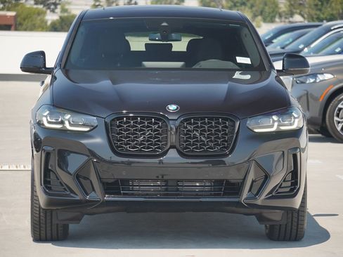 Used 2025 BMW X4 xDrive30i w/ Premium Package image 2