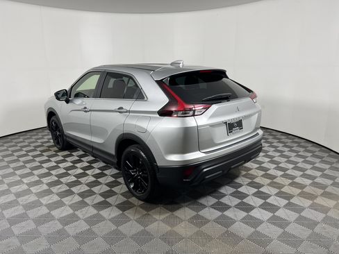 Used 2025 Mitsubishi Eclipse Cross LE AWD/4WD image 3