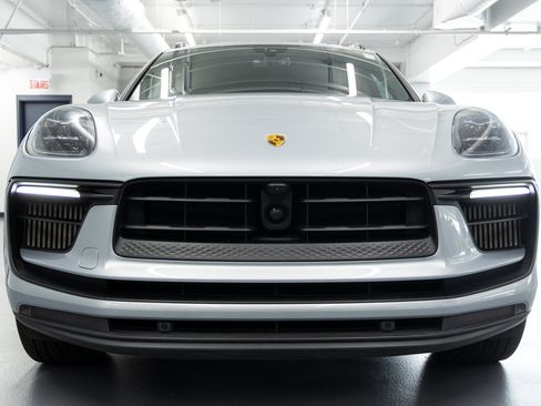 Used 2022 Porsche Macan S w/ Premium Package Plus AWD/4WD image 10