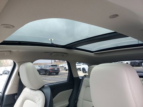 New 2026 Lincoln Corsair Premiere image 11