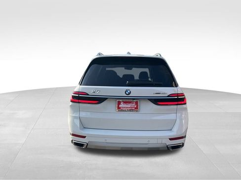 Used 2025 BMW X7 xDrive40i image 4