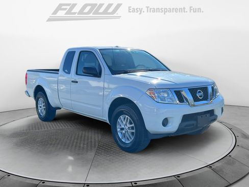 Used 2016 Nissan Frontier SV image 1